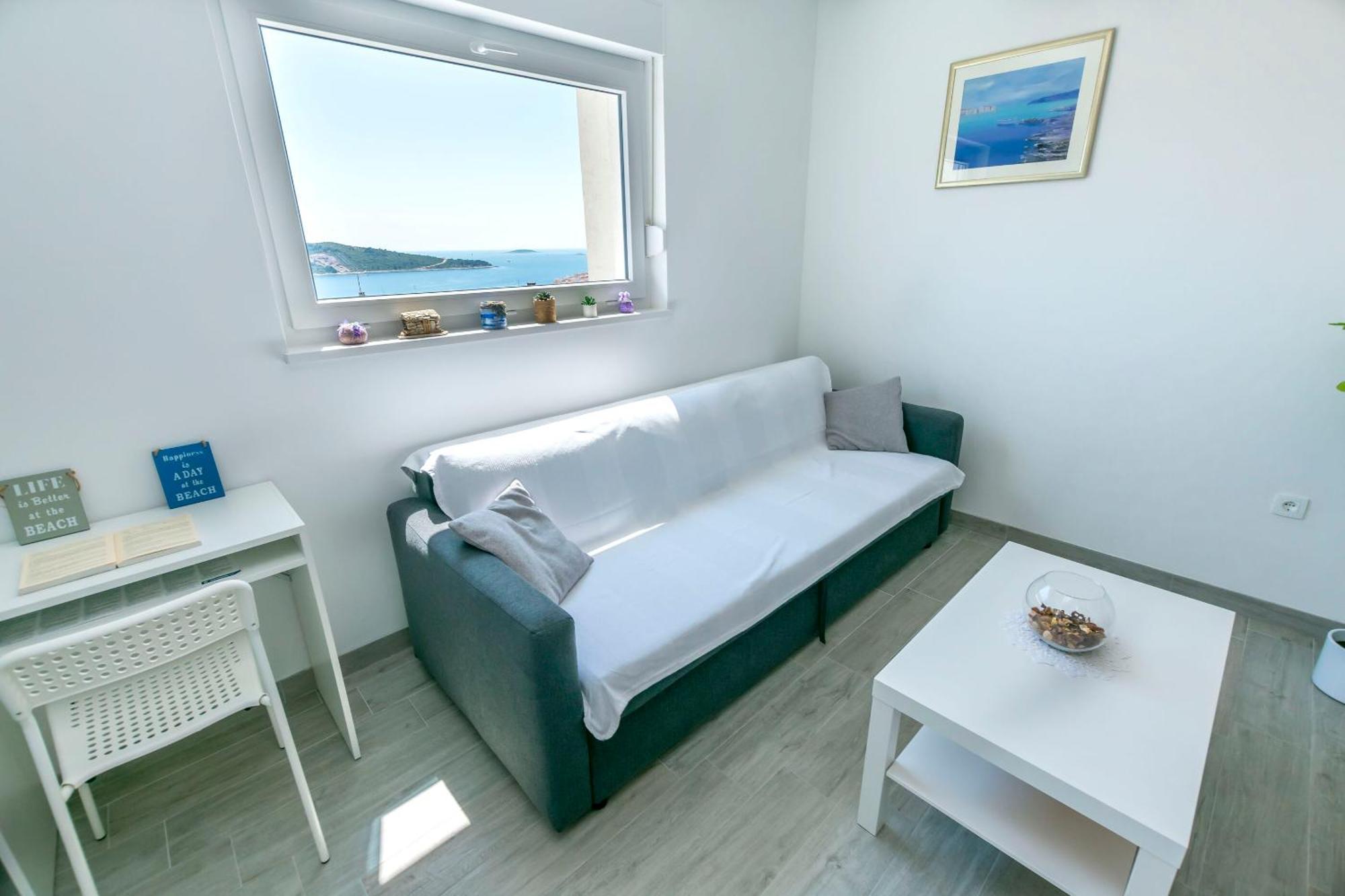 Apartments Tonka Primošten Rom bilde