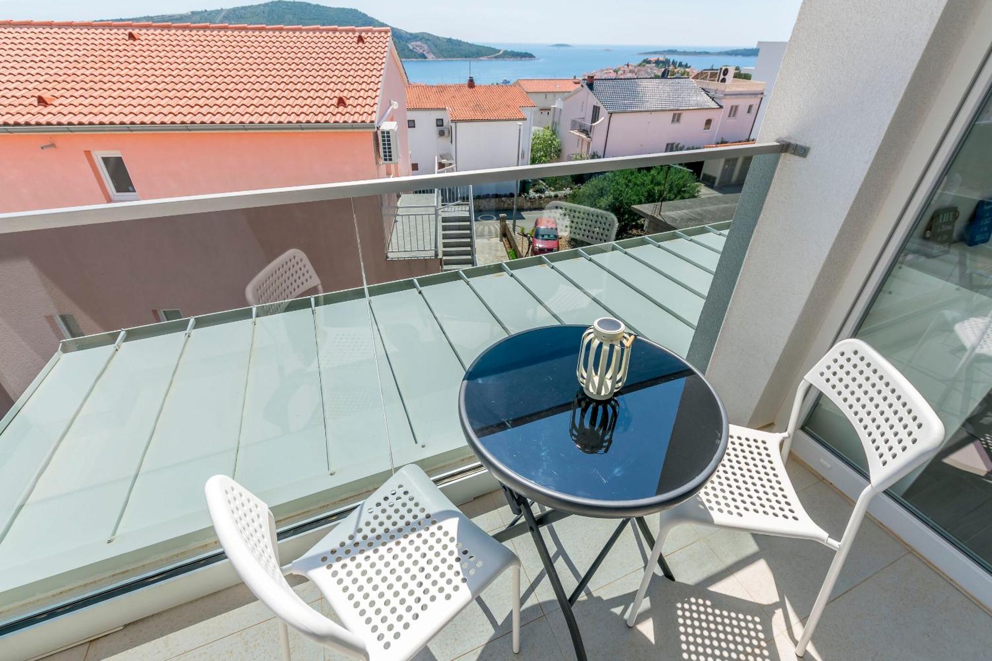 Apartments Tonka Primošten Rom bilde