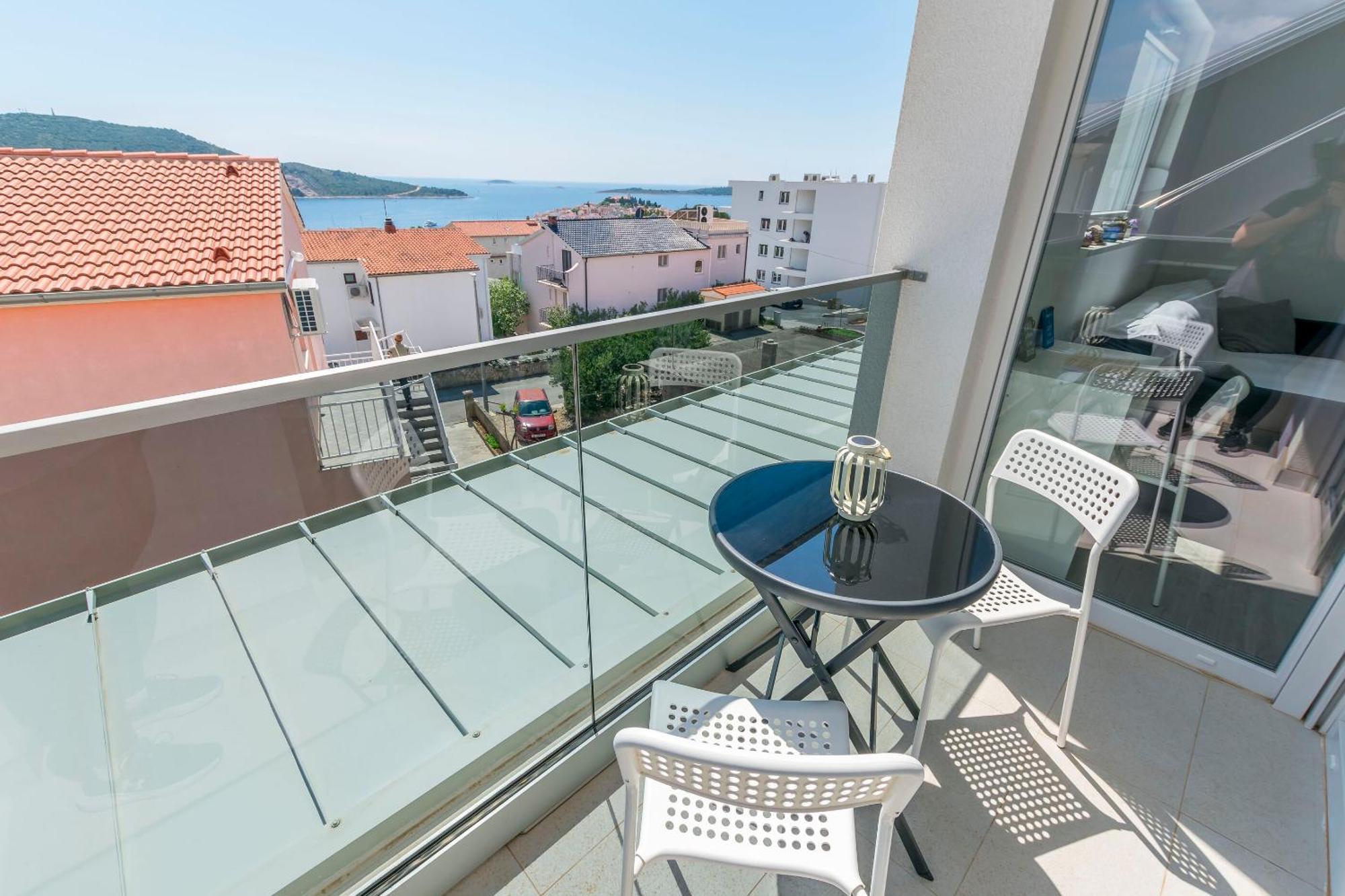 Apartments Tonka Primošten Rom bilde